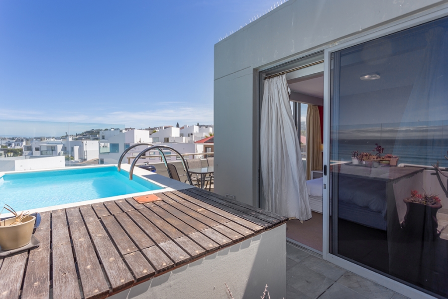 2 Bedroom Property for Sale in Bloubergrant Western Cape